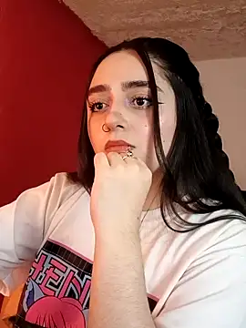 IvonneT online show from November 2025 12:09:01 AM