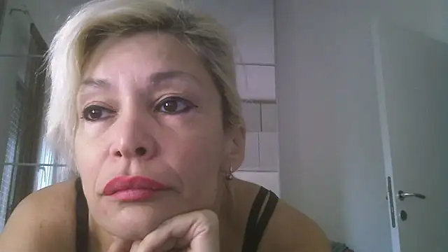 Snapshot of EvaaMina chatting on September 2025 08:08:01 AM EvaaMina online show from September 2025 08:08:01 AM