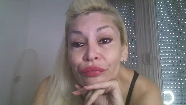 Snapshot of EvaaMina chatting on October 2025 11:10:02 AM EvaaMina online show from October 2025 11:10:02 AM