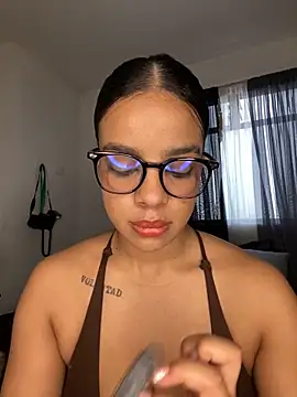 trianawhite online show from April 2026 03:05:01 PM