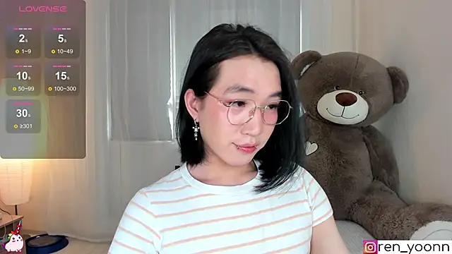 Snapshot of Ren_yoon chatting on June 2026 04:28:02 PM Ren yoon online show from June 2026 04:28:02 PM