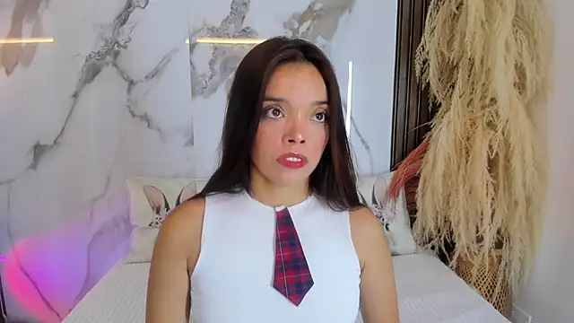 hannahill69 online show from October 2025 04:54:01 AM