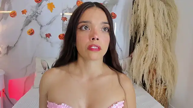 hannahill69 online show from October 2025 05:10:01 AM