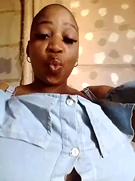 Snapshot of winterqueenx chatting on February 2025 03:04:02 PM winterqueenx online show from February 2025 03:04:02 PM