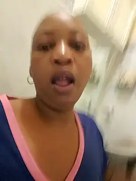 Snapshot of winterqueenx chatting on March 2025 02:18:02 AM winterqueenx online show from March 2025 02:18:02 AM