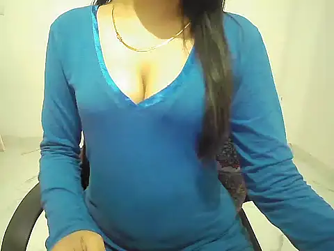 Snapshot of Bold-Radhika chatting on January 2025 11:10:02 PM Bold-Radhika online show from January 2025 11:10:02 PM