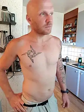 Snapshot of HardSwedee chatting on June 2026 02:19:01 PM HardSwedee online show from June 2026 02:19:01 PM