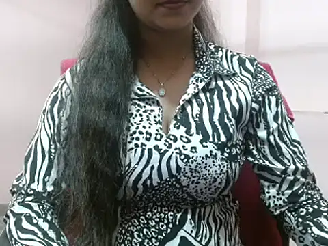 LovingPihu online show from March 2025 11:21:01 AM