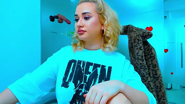 Snapshot of sassy_madeline chatting on December 2024 04:09:01 PM sassy madeline online show from December 2024 04:09:01 PM