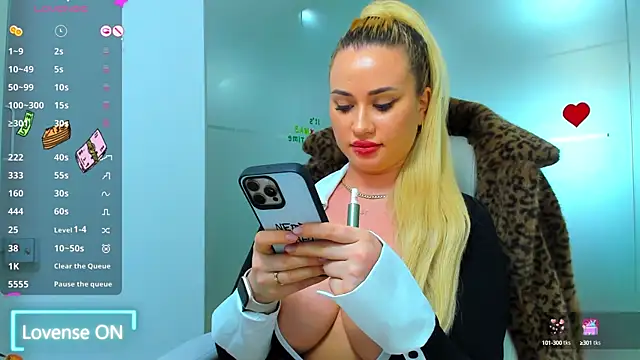 Snapshot of sassy_madeline chatting on January 2025 09:52:01 AM sassy madeline online show from January 2025 09:52:01 AM