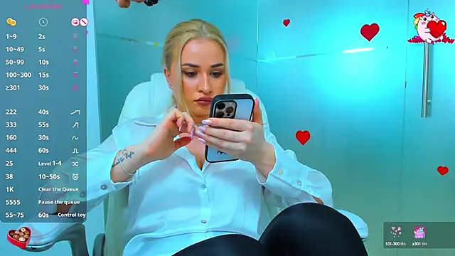 Snapshot of sassy_madeline chatting on February 2025 12:05:02 AM sassy madeline online show from February 2025 12:05:02 AM