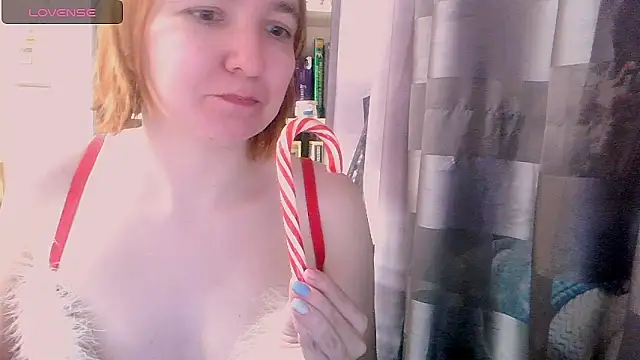 Snapshot of BrattyFoxyGirl chatting on December 2024 04:22:01 PM BrattyFoxyGirl online show from December 2024 04:22:01 PM