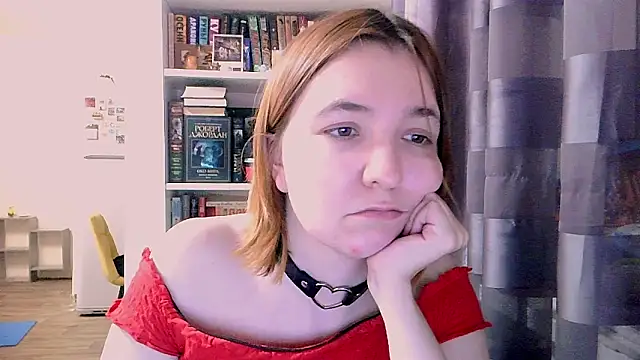 Snapshot of BrattyFoxyGirl chatting on March 2025 05:39:02 PM BrattyFoxyGirl online show from March 2025 05:39:02 PM