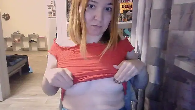 Snapshot of BrattyFoxyGirl chatting on October 2025 02:29:01 PM BrattyFoxyGirl online show from October 2025 02:29:01 PM