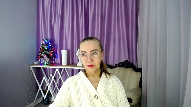 queen a n i online show from December 2024 09:39:02 AM