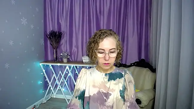 queen a n i online show from June 2026 05:54:01 AM