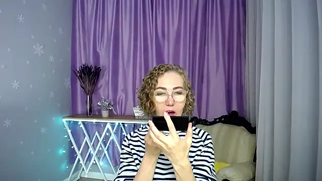 queen a n i online show from June 2026 06:34:01 AM