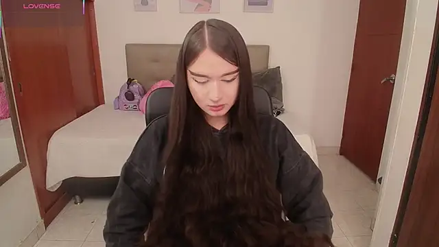 Snapshot of Miley_Baker chatting on February 2026 02:35:01 PM Miley Baker online show from February 2026 02:35:01 PM