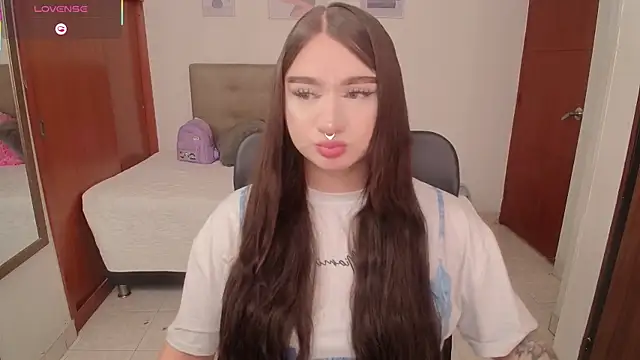 Snapshot of Miley_Baker chatting on February 2026 01:54:02 PM Miley Baker online show from February 2026 01:54:02 PM