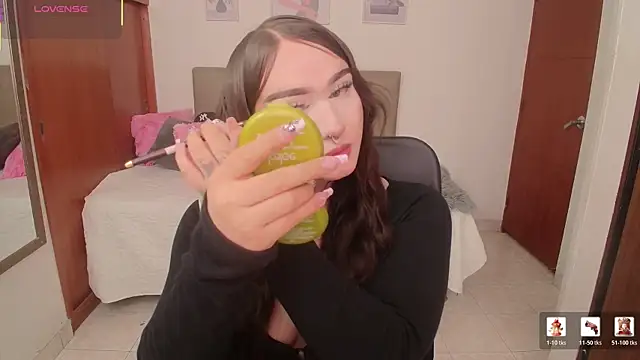 Snapshot of Miley_Baker chatting on February 2026 03:23:01 PM Miley Baker online show from February 2026 03:23:01 PM