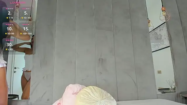 Naila18 online show from September 2025 07:19:01 AM