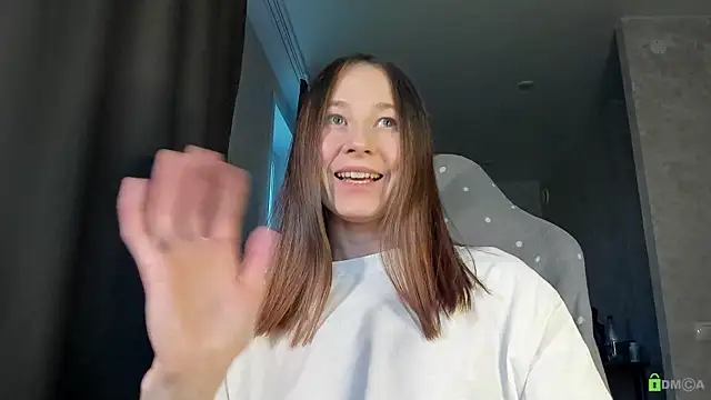 Courtney Luv online show from October 2025 01:30:02 PM