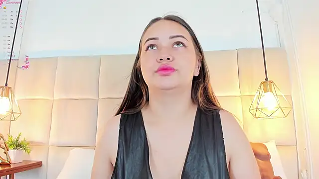 Snapshot of AnaisClark chatting on December 2024 11:24:01 AM AnaisClark online show from December 2024 11:24:01 AM