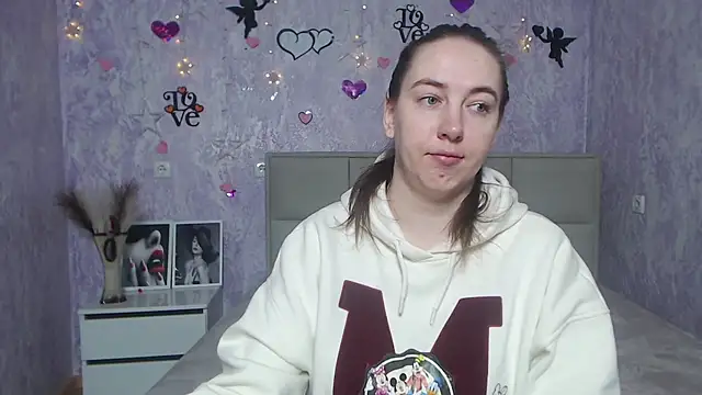 Snapshot of KaleyReed chatting on February 2025 06:43:02 AM KaleyReed online show from February 2025 06:43:02 AM