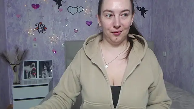 Snapshot of KaleyReed chatting on February 2025 07:28:01 AM KaleyReed online show from February 2025 07:28:01 AM