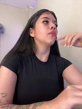 Snapshot of Alhanna_ chatting on March 2025 06:08:02 AM Alhanna online show from March 2025 06:08:02 AM