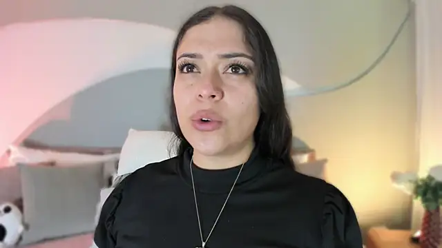 Nicolle W online show from October 2025 11:52:02 AM