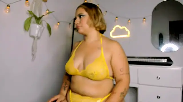 susy angel online show from March 2025 12:32:01 AM