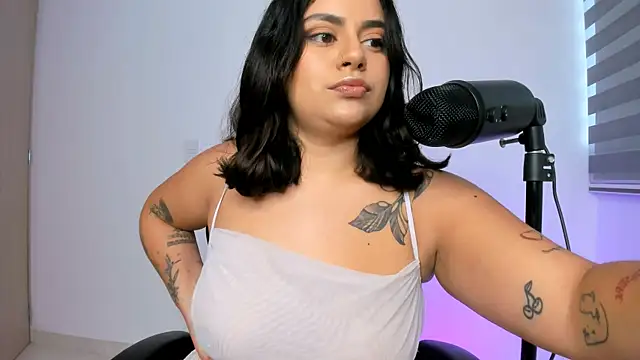 susy angel online show from April 2026 09:53:02 PM