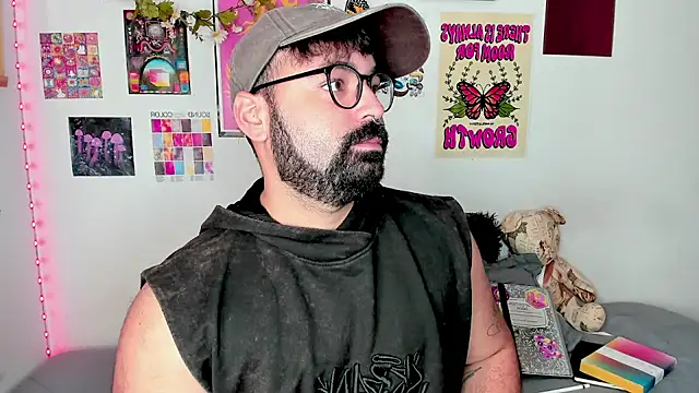 Snapshot of johnnyalx chatting on October 2025 08:20:01 PM johnnyalx online show from October 2025 08:20:01 PM