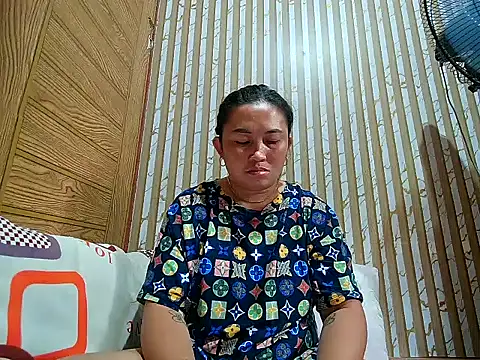 LalaiAsian online show from February 2026 12:09:01 AM