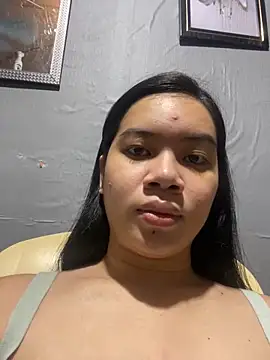 Snapshot of Hebefemme chatting on March 2025 10:35:02 AM Hebefemme online show from March 2025 10:35:02 AM