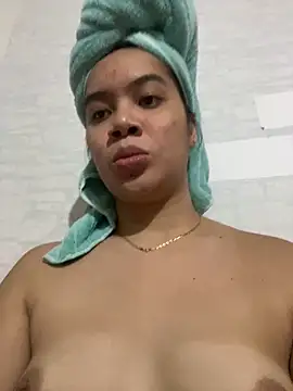 Snapshot of Hebefemme chatting on March 2025 02:10:01 PM Hebefemme online show from March 2025 02:10:01 PM