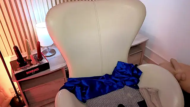 MarianL0ve online show from October 2025 10:46:02 AM