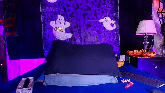 shelsyloreds online show from October 2025 12:05:01 PM