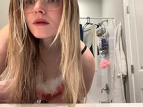 Snapshot of collegeslay chatting on December 2024 01:40:02 AM collegeslay online show from December 2024 01:40:02 AM