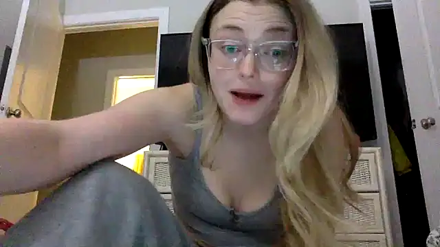 Snapshot of collegeslay chatting on January 2025 02:52:01 AM collegeslay online show from January 2025 02:52:01 AM