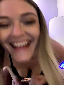 Snapshot of collegeslay chatting on September 2025 11:26:01 PM collegeslay online show from September 2025 11:26:01 PM