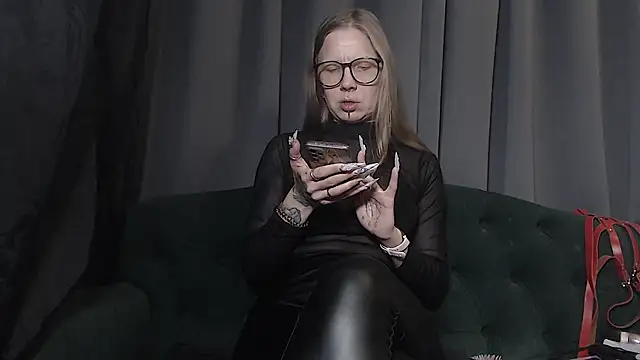 Snapshot of alexandra_zaryanova chatting on April 2026 09:45:01 AM alexandra zaryanova online show from April 2026 09:45:01 AM