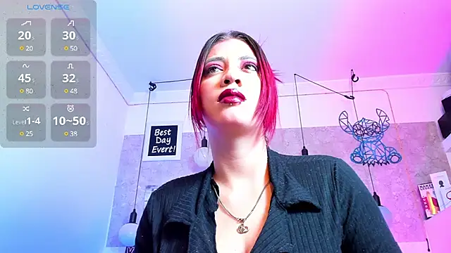Snapshot of Rebeca_xs chatting on December 2024 07:33:02 AM Rebeca xs online show from December 2024 07:33:02 AM