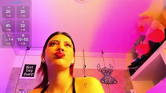 Snapshot of Rebeca_xs chatting on January 2025 08:30:02 AM Rebeca xs online show from January 2025 08:30:02 AM