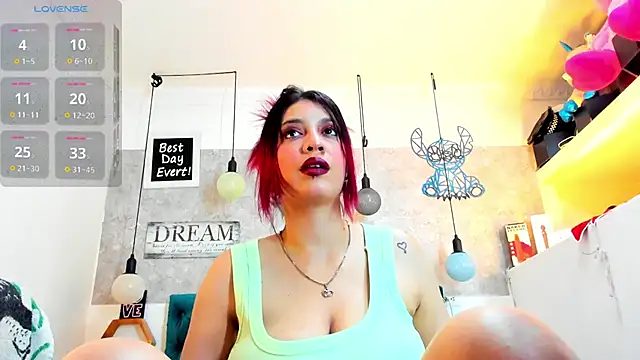 Snapshot of Rebeca_xs chatting on February 2025 06:33:01 AM Rebeca xs online show from February 2025 06:33:01 AM