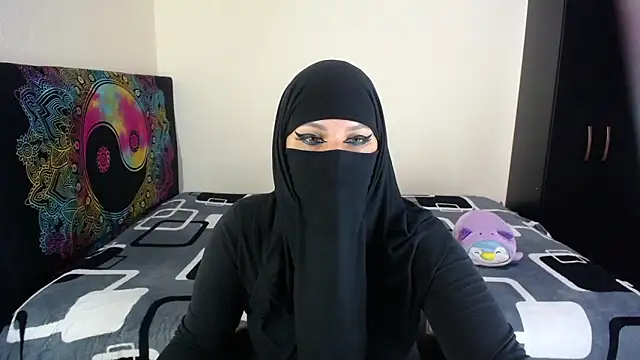 evelyn  salah online show from March 2026 09:53:02 PM