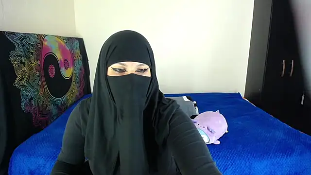 Snapshot of evelyn__salah chatting on April 2026 11:25:02 PM evelyn salah online show from April 2026 11:25:02 PM