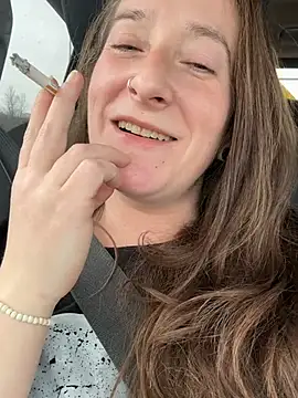 Mini And The Bear online show from March 2026 08:04:02 PM