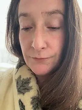 Mini And The Bear online show from April 2026 05:10:01 PM